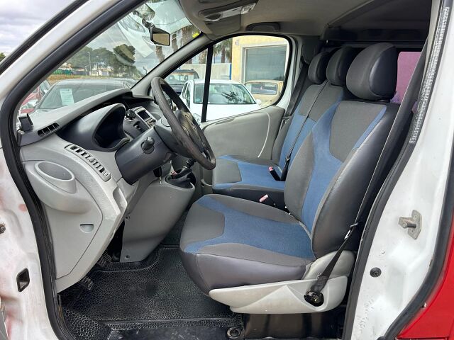 RENAULT TRAFIC 9 SEATS 2.0 DCI SPANISH LHD IN SPAIN 137000 MILES SUPERB 2013